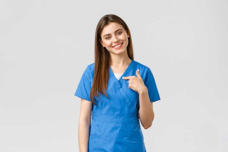 How Many Scrubs Should I Buy? Daily Medicos
