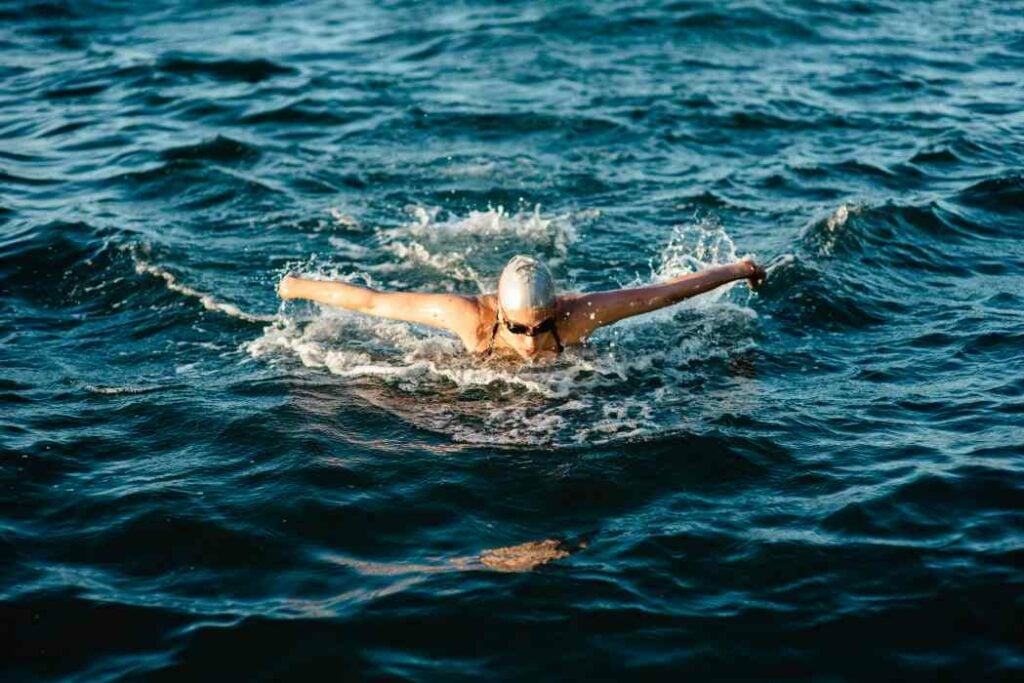 Why Do Female Swimmers Have No Breasts? Daily Medicos